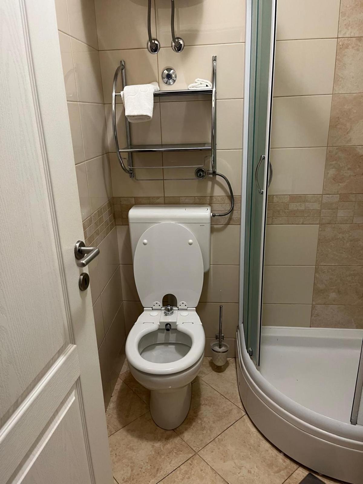 מאקרסקה Apartman Dvor מראה חיצוני תמונה